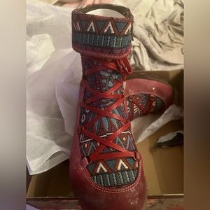 Brand new in box Socofy Boots Multicolor. European size 41